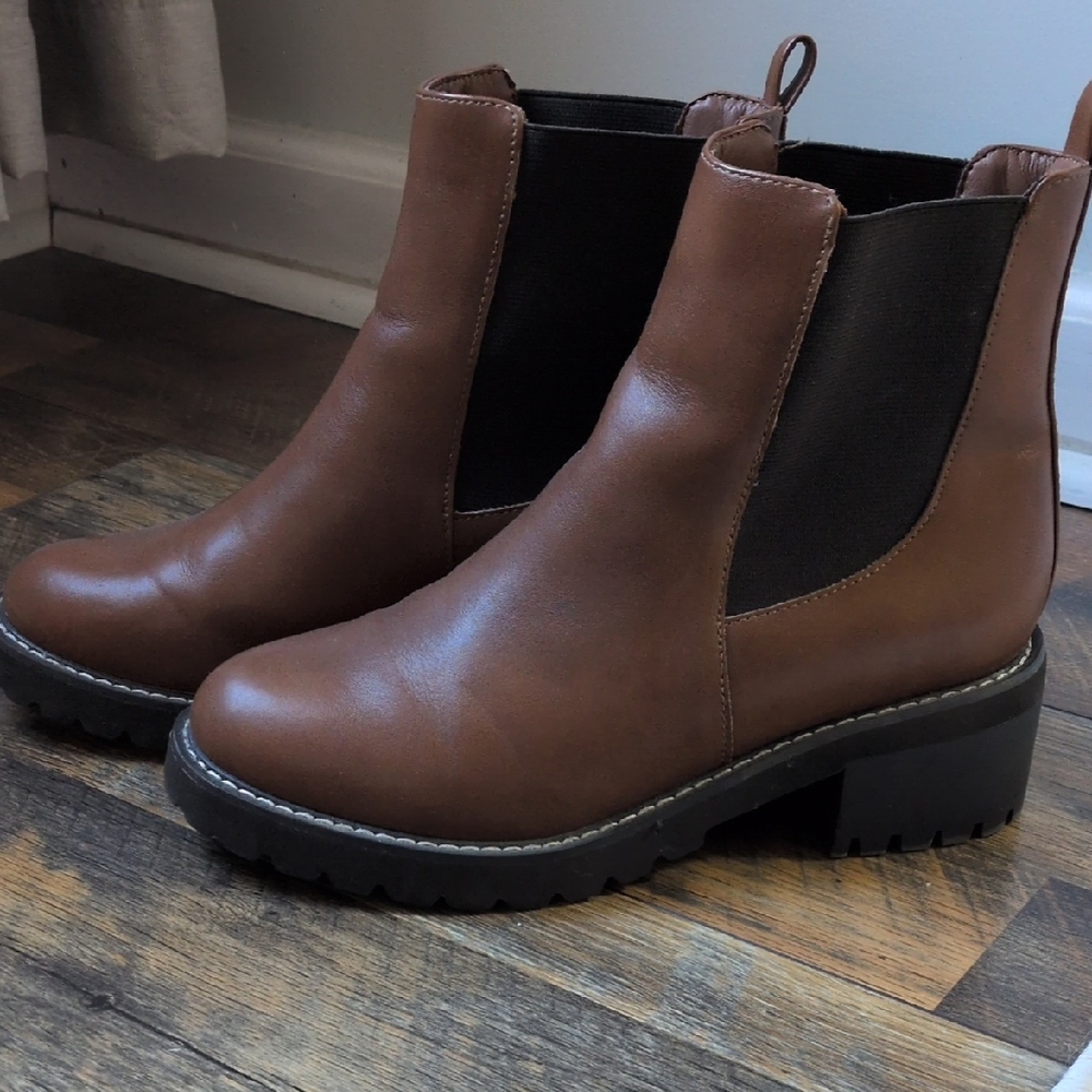 Brown Lane Bryant Chelsea Boots Wide Size 8.5
